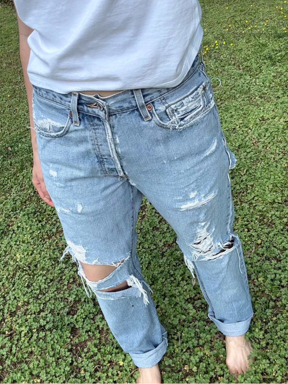 Very Ripped Levi’s Jeans - Picture 3 of 12